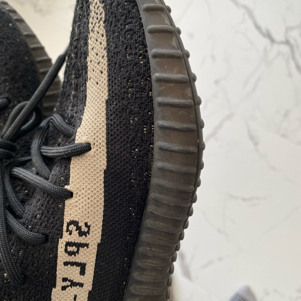 YEEZYS - Picture 5 of 6